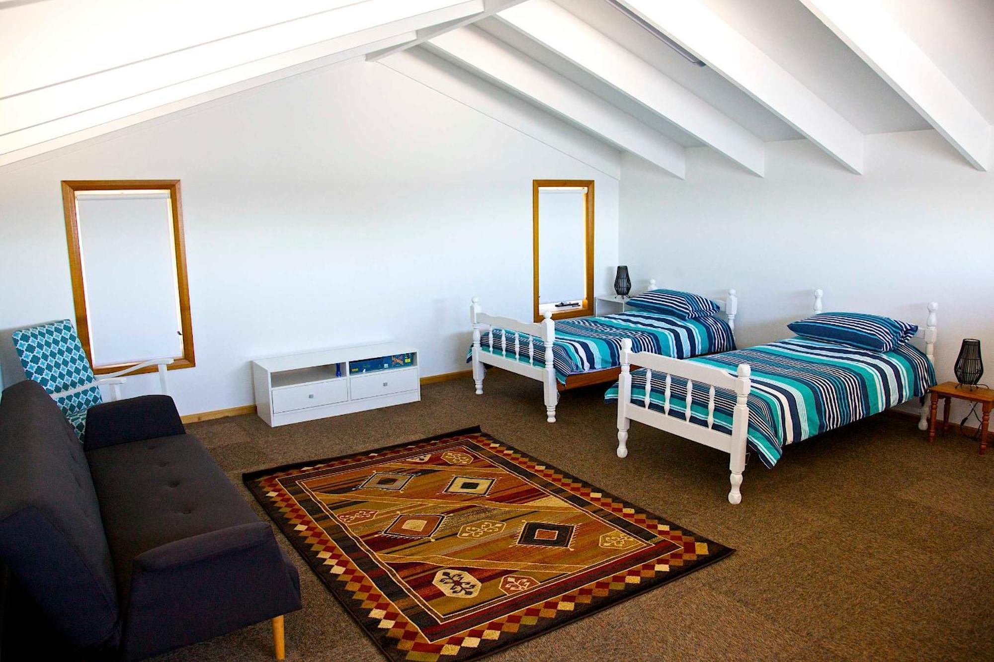 Penguin Beachfront Apartments חדר תמונה
