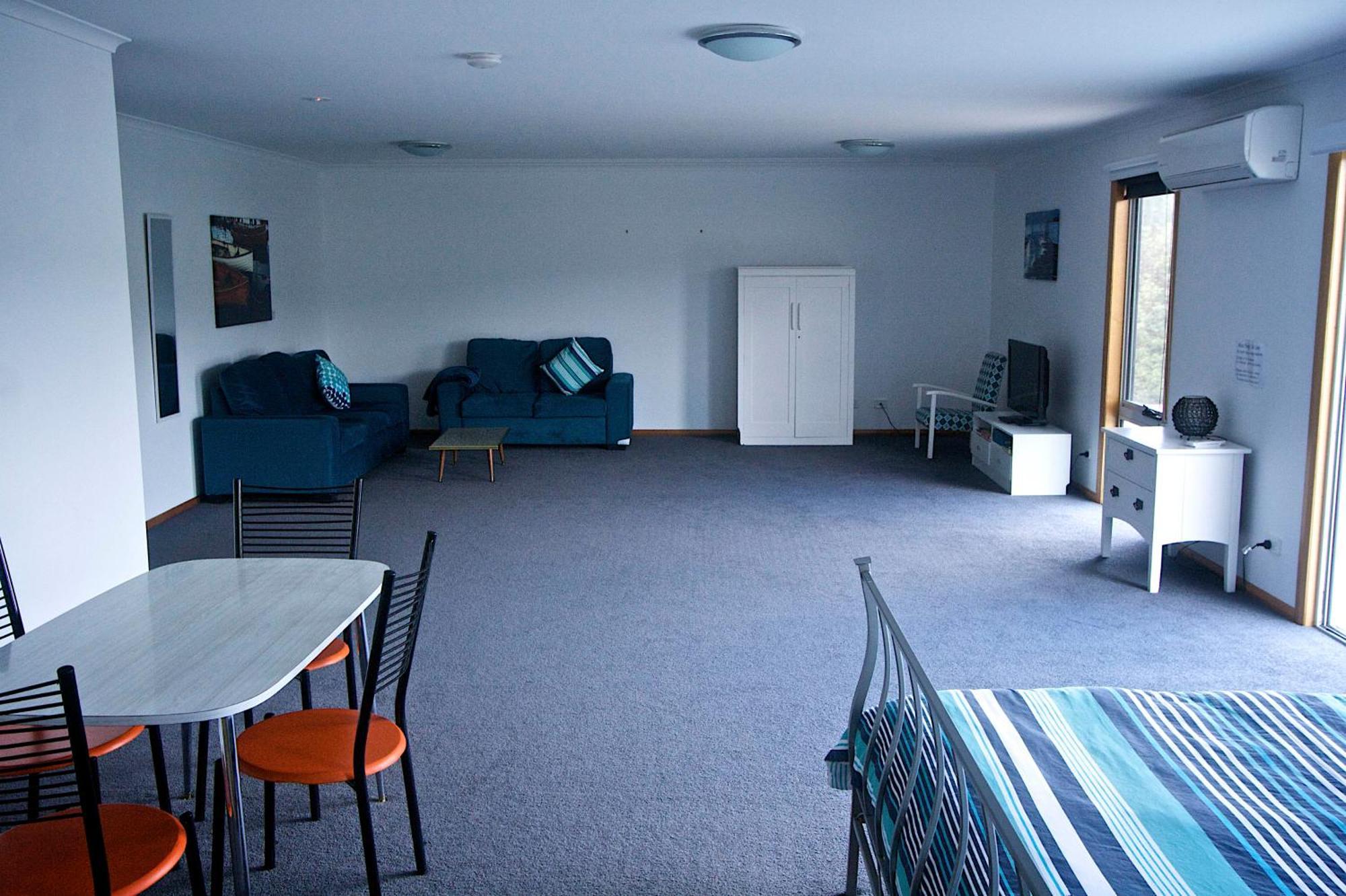 Penguin Beachfront Apartments חדר תמונה