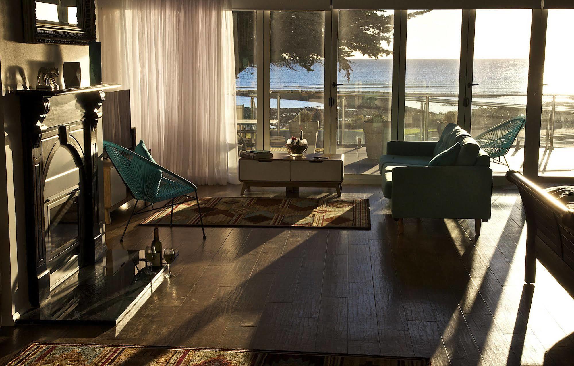 Penguin Beachfront Apartments מראה חיצוני תמונה