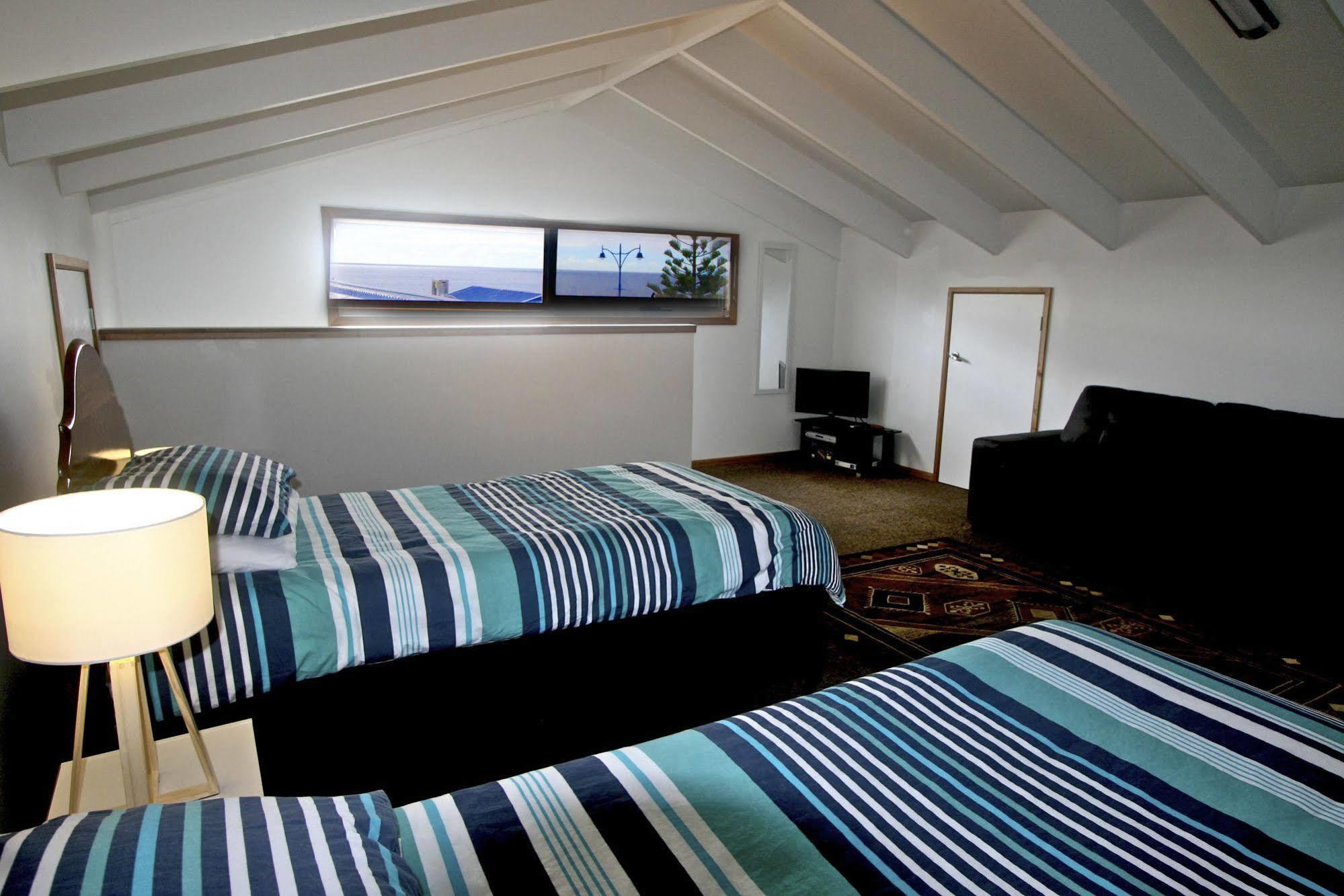 Penguin Beachfront Apartments מראה חיצוני תמונה