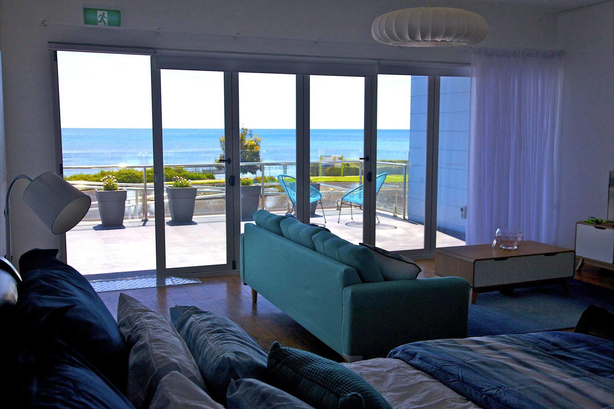 Penguin Beachfront Apartments מראה חיצוני תמונה